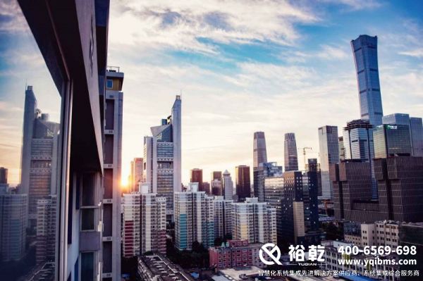 能耗監(jiān)測(cè)系統(tǒng)，數(shù)據(jù)分析，報(bào)告生成，多平臺(tái)支持